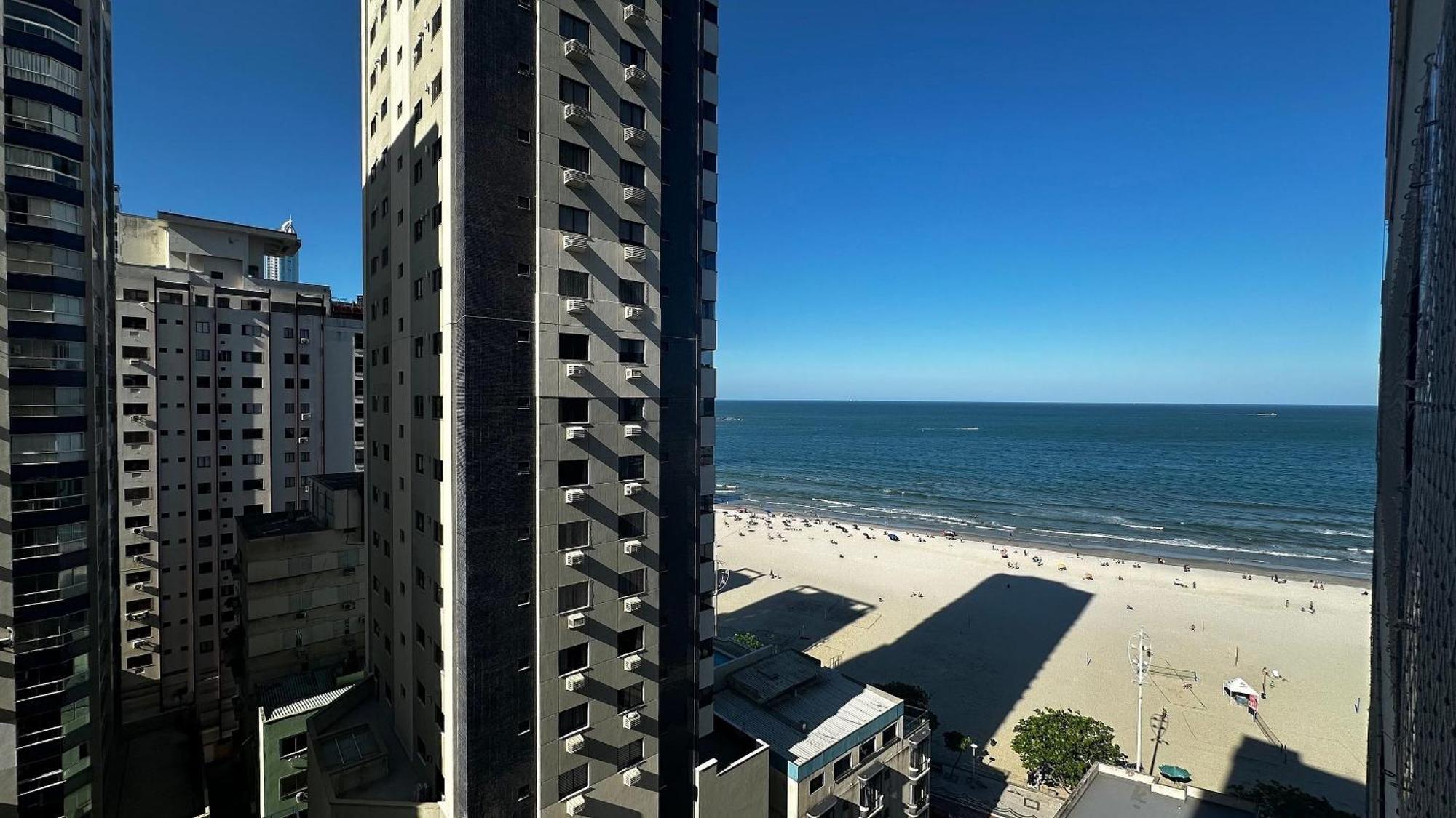 It01- 3 Quartos| Vista Mar| Centro| Tela Protecao * Balneario Camboriu